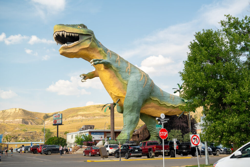 Private Alberta Badlands & Drumheller Tour